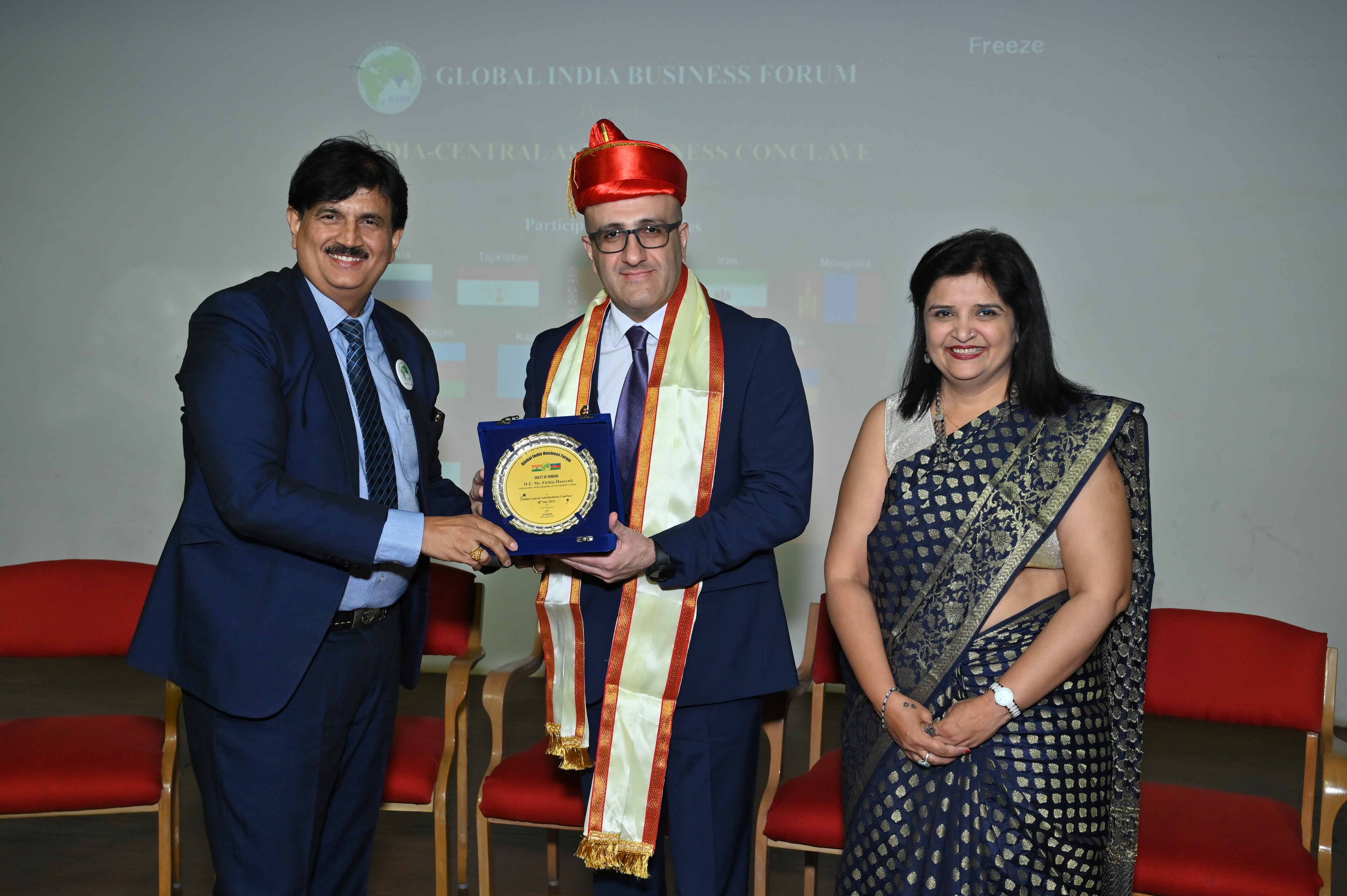 GIBF Past Event - 2024 - India-Central Asia Business Conclave - H.E. Mr.  Elchin Huseynli, Ambassador of the Republic of Azerbaijan to the Republic of India, award