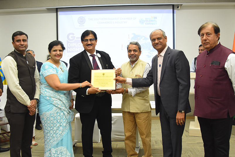 gibf-past-event-sgcci-and-gibf-successfully-organizes-g-84-diplomats-night-jitendra-joshi-deepali-gadkari-award